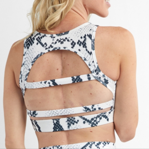 Savvi Sports Bra and Leggings Set Women's Size 2x Snake Skin Print - Picture 3 of 4